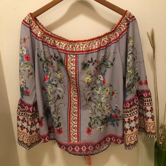 Top - Picture 2 of 3